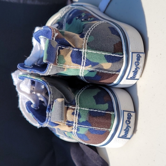 ✅️3/40$ BABY GAP high top shoe - Picture 4 of 8